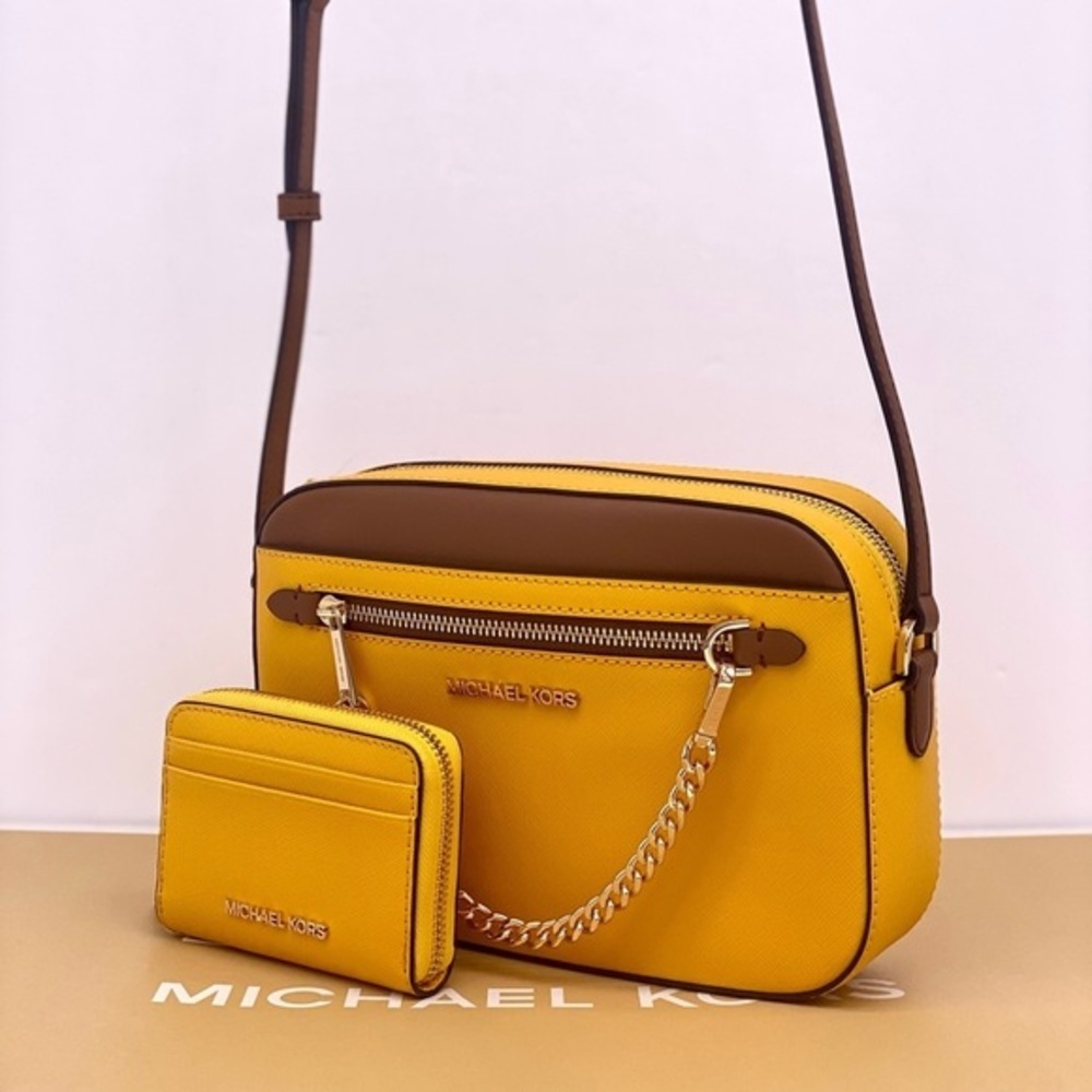 Michael Kors Jet Set Travel East West Zip Chain Crossbody and Small Wallet Set
